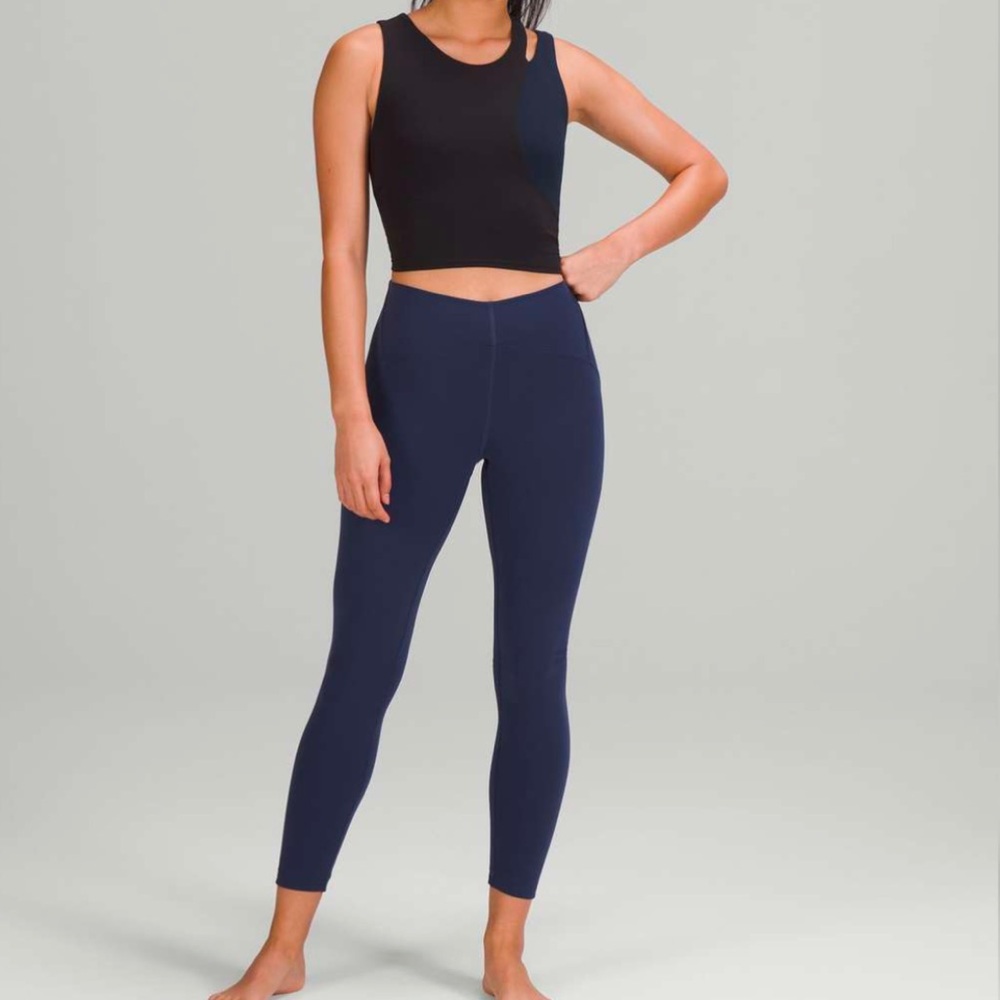 Lululemon Instill High-Rise Tight 25"
Night Sea size: 6